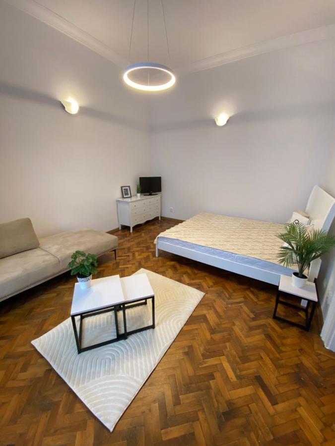 Apartment In City Center Kosice Bagian luar foto